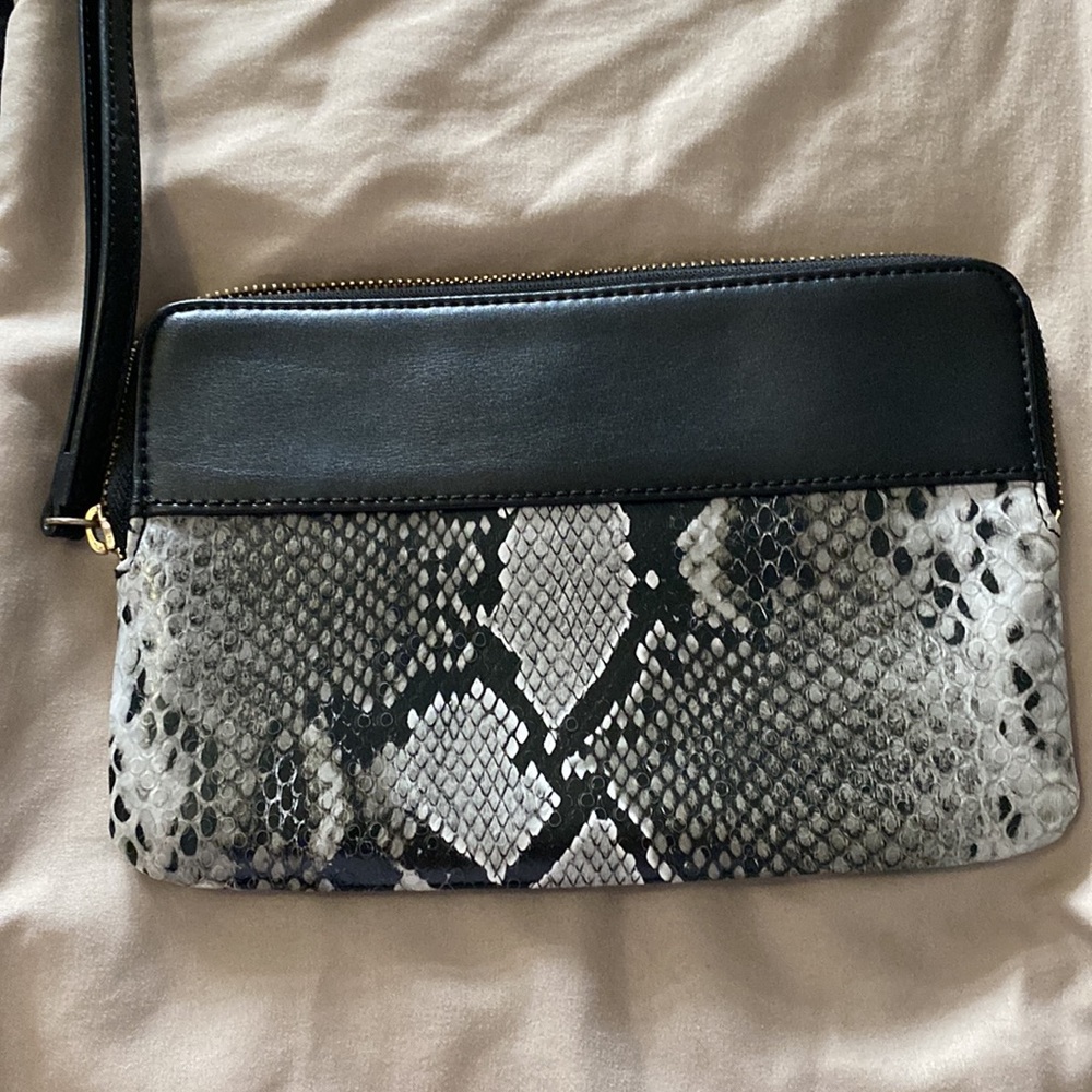 Calvin Klein wristlet - Picture 2 of 3